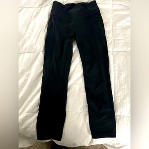 Lululemon Capri Length Black Leggings Size 6 w/pockets